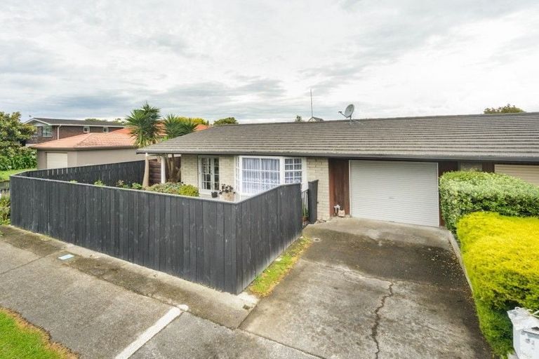 Photo of property in 61a Manawatu Street, Hokowhitu, Palmerston North, 4410
