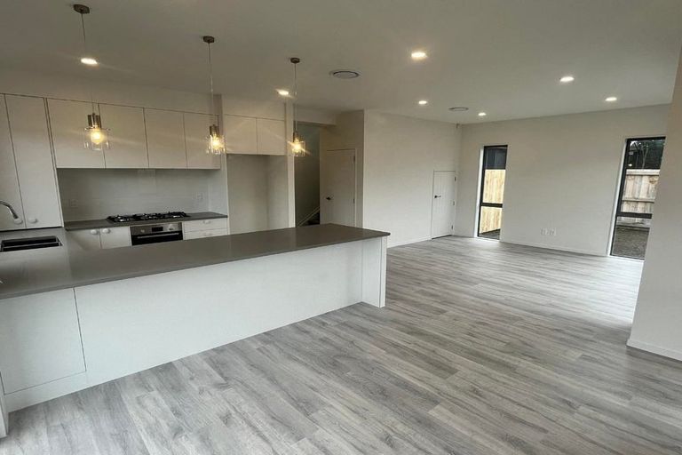 Photo of property in 20 Lockyer Road, Kumeu, 0810