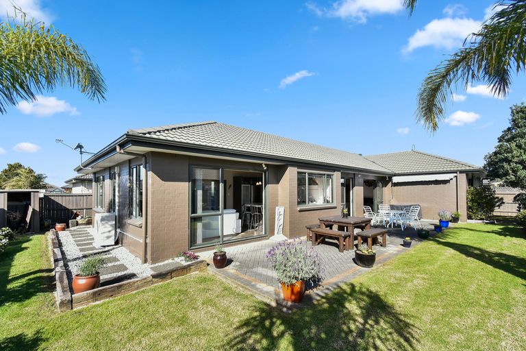 Photo of property in 43 Turnberry Drive, Wattle Downs, Auckland, 2103