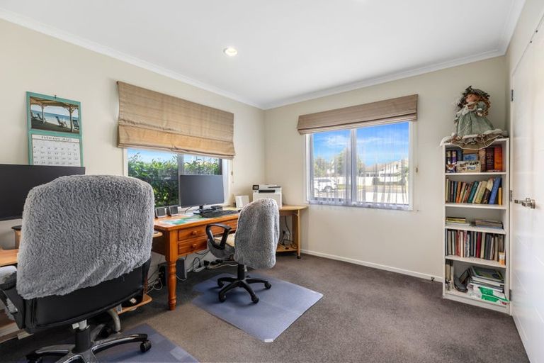 Photo of property in 4 Saratoga Court, Papamoa Beach, Papamoa, 3118