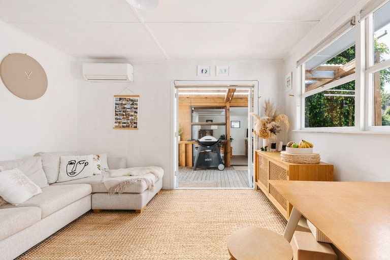 Photo of property in 21 Omokoroa Road, Omokoroa, 3114