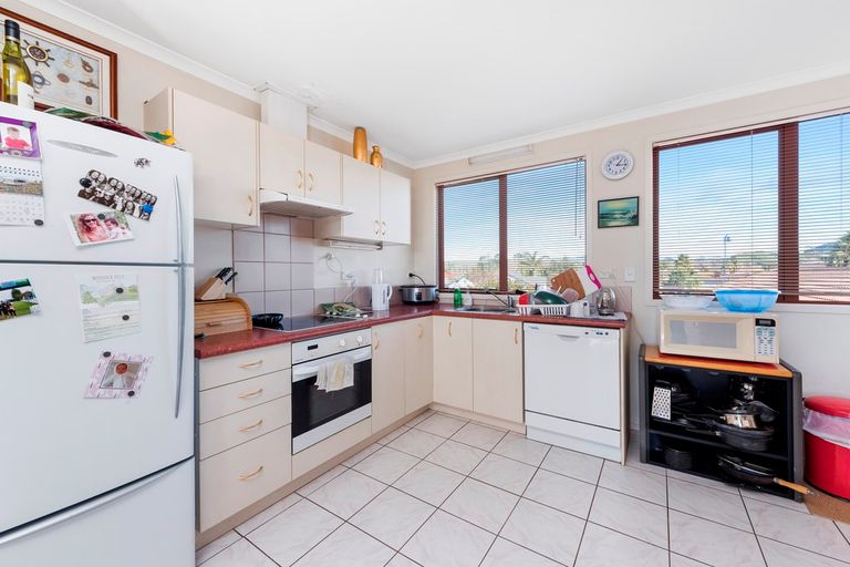 Photo of property in 145 Gravatt Road, Papamoa Beach, Papamoa, 3118