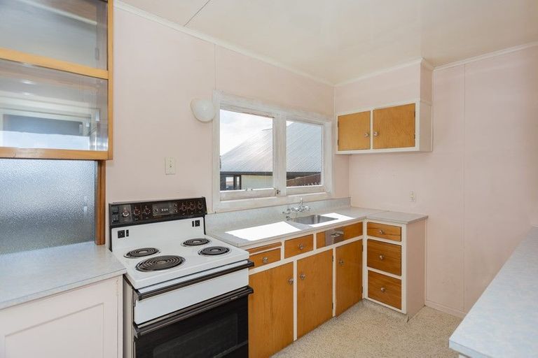 Photo of property in 24 Avon Street, South Hill, Oamaru, 9400