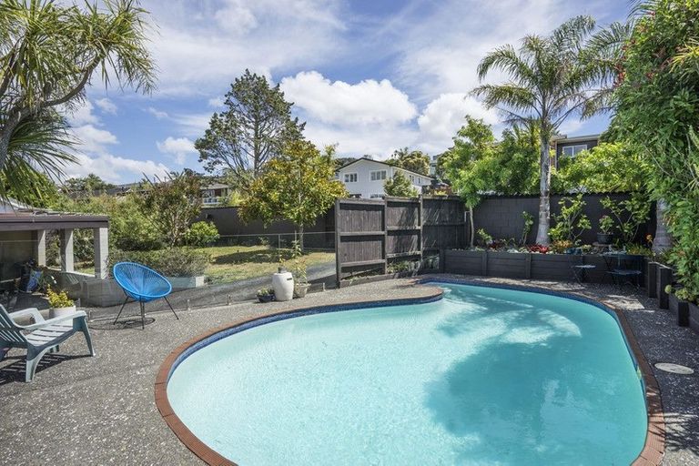 Photo of property in 28 Barlow Place, Chatswood, Auckland, 0626