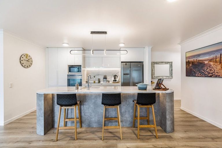 Photo of property in 19 Parkside Drive, Orewa, 0931