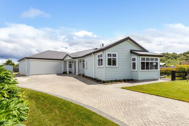 Photo of property in 15 Pukeko Way, Kinloch, Taupo, 3377