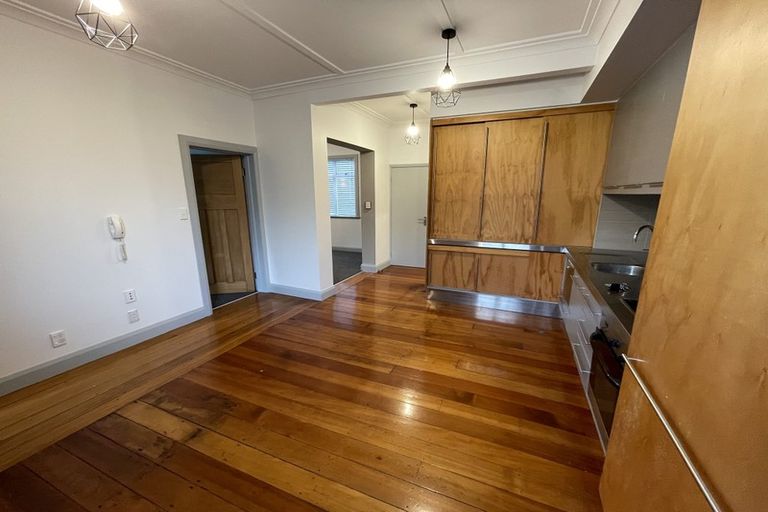 Photo of property in 98 Riddiford Street, Newtown, Wellington, 6021