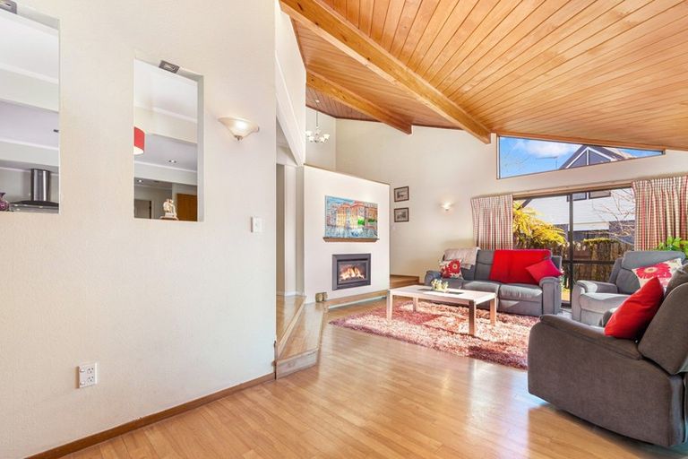 Photo of property in 4 Blackmore Drive, Lynmore, Rotorua, 3010