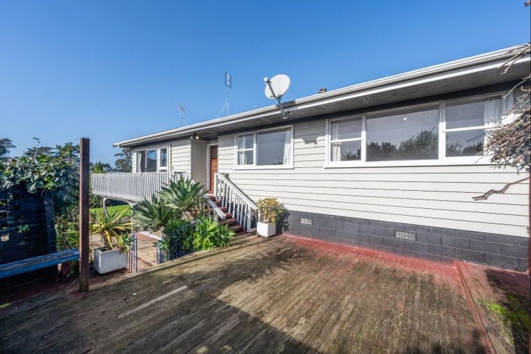 Photo of property in 1 Beldon Place, Pakuranga Heights, Auckland, 2010