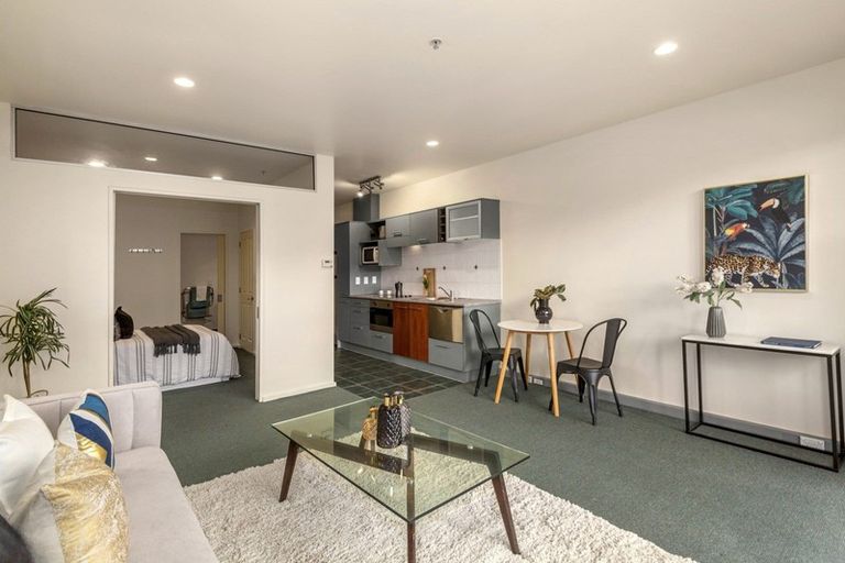 Photo of property in Atrium Towers, 7f/154 The Terrace, Wellington Central, Wellington, 6011