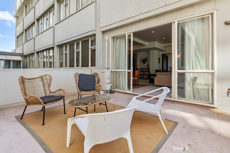 Photo of property in De Vere Apartments, 12/23 Tennyson Street, Te Aro, Wellington, 6011