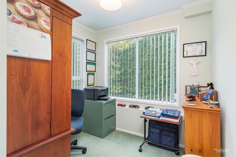 Photo of property in 15 Maple Grove, Maungaraki, Lower Hutt, 5010