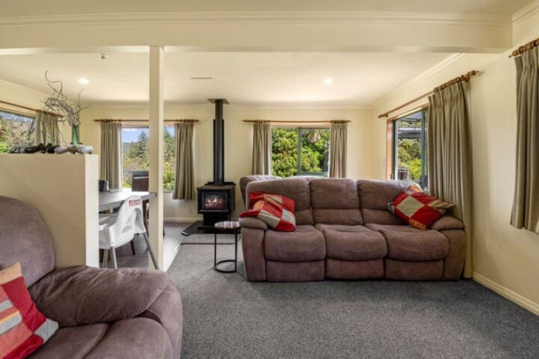 Photo of property in 29 Lake Okataina Road, Lake Okataina, Rotorua, 3074