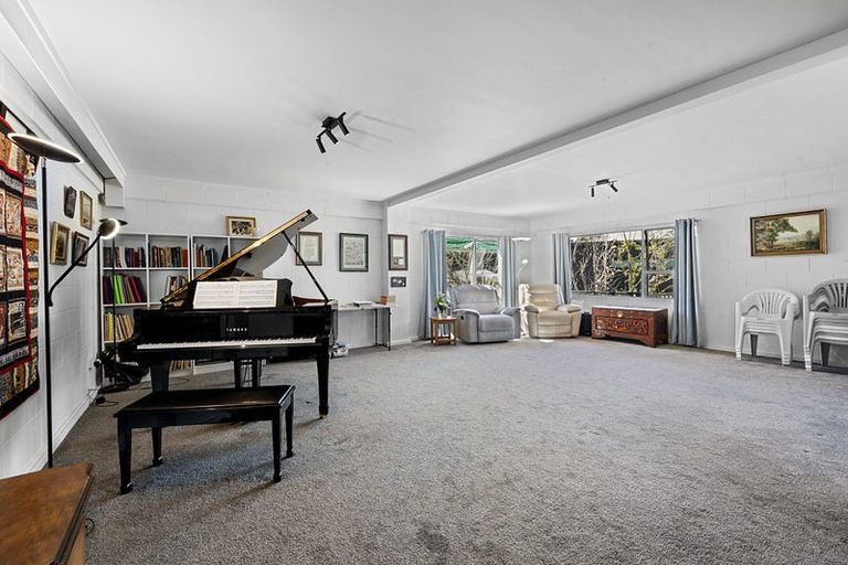 Photo of property in 6 Te Mara Place, Merrilands, New Plymouth, 4312