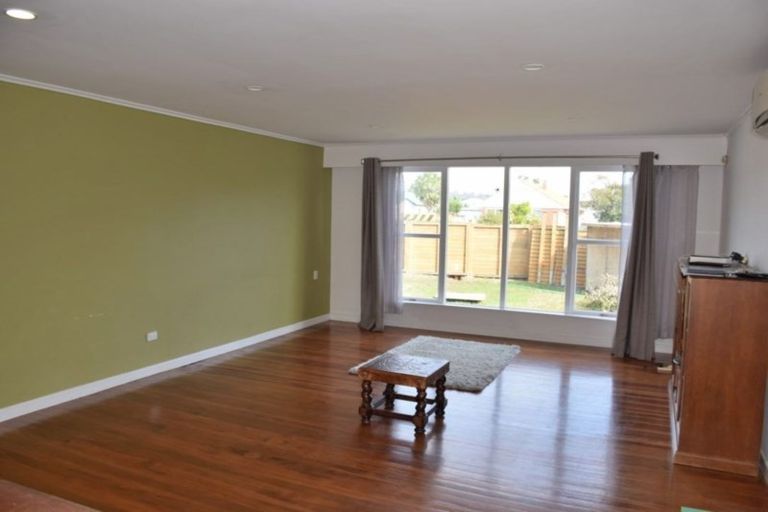 Photo of property in 24 Metcalfe Road, Ranui, Auckland, 0612