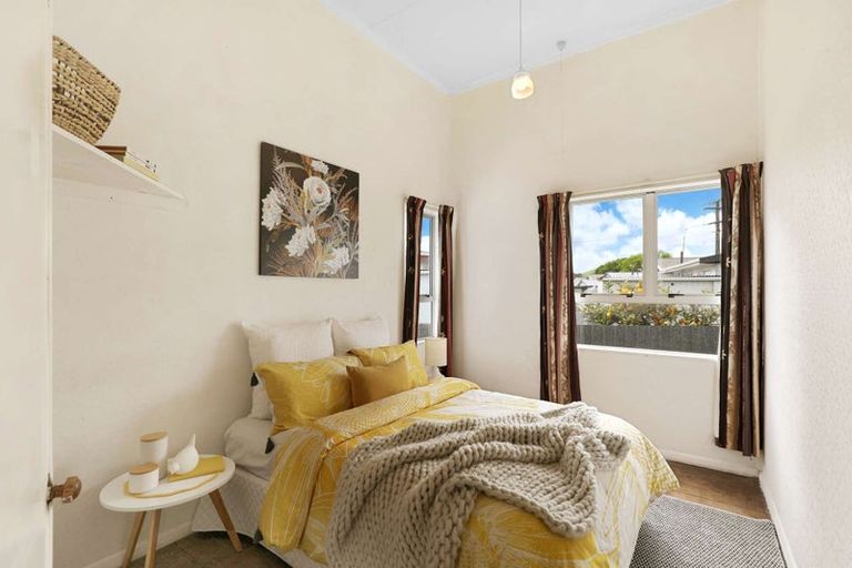 Photo of property in 15 Burton Avenue, Whanganui East, Whanganui, 4500