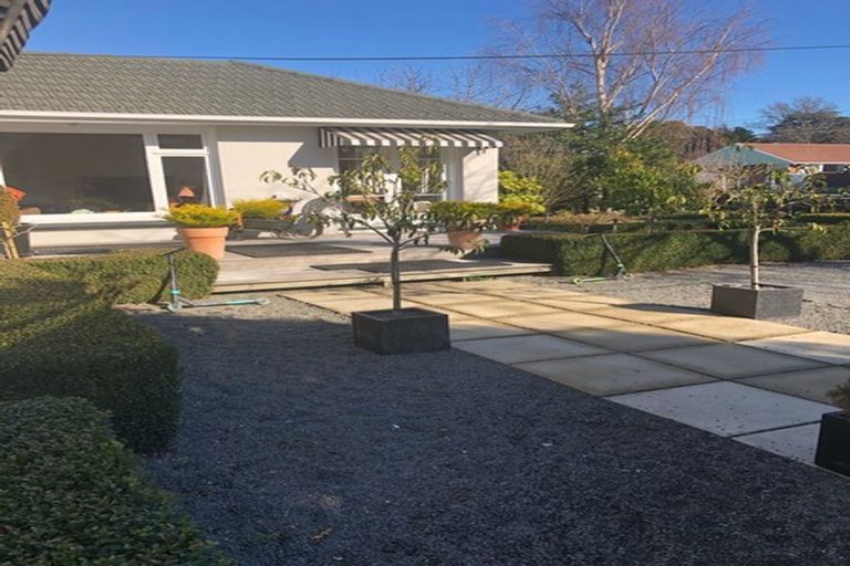 Photo of property in 19 Middlepark Road, Sockburn, Christchurch, 8042