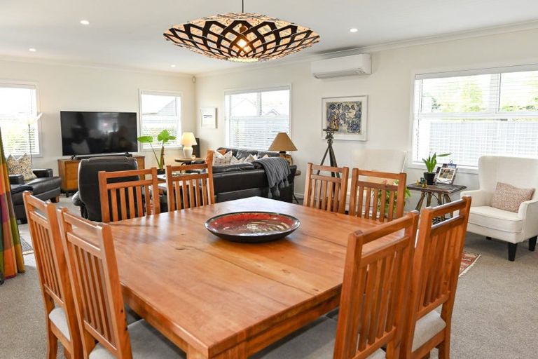 Photo of property in 4 Young Place, Taradale, Napier, 4112