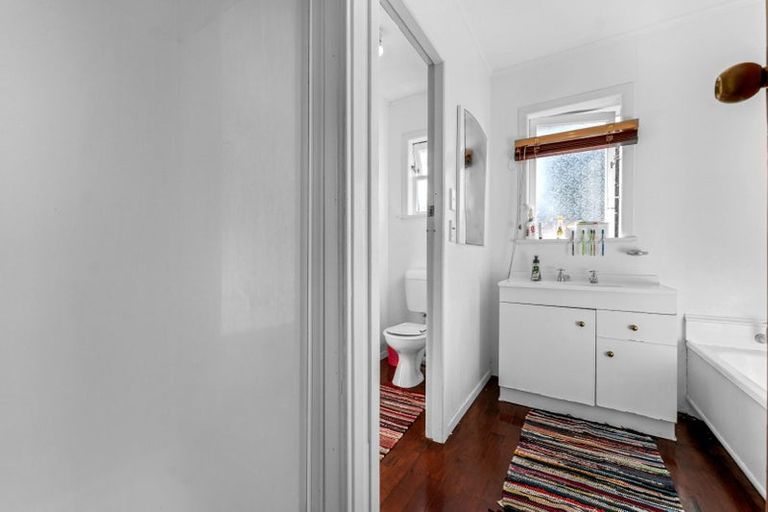 Photo of property in 8 Braeburn Place, Takanini, 2112