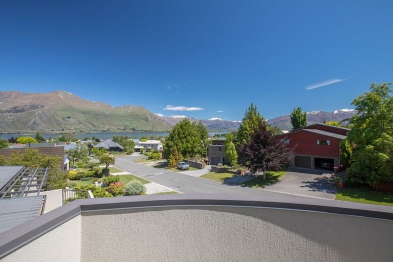 Photo of property in 10 Mulberry Lane, Wanaka, 9305