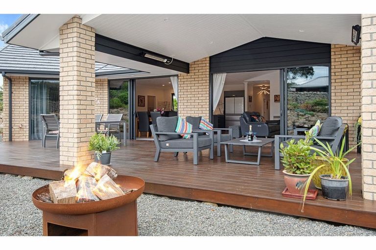 Photo of property in 21 Capstone Place, Te Kamo, Kamo, 0185