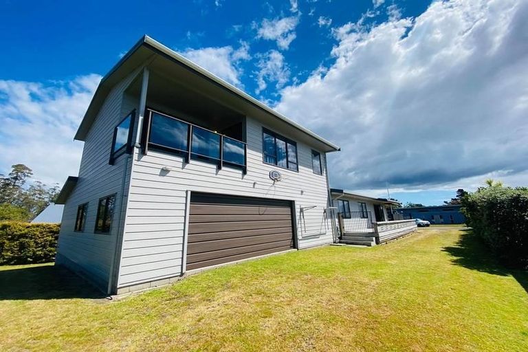 Photo of property in 107 Marram Place, Matarangi, Whitianga, 3592