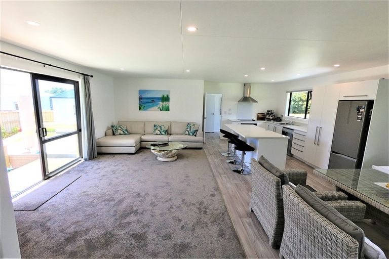 Photo of property in 9 Meenas Place, Cable Bay, 0420