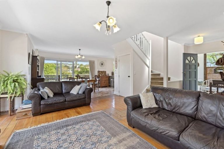 Photo of property in 47 Hebron Road, Waiake, Auckland, 0630