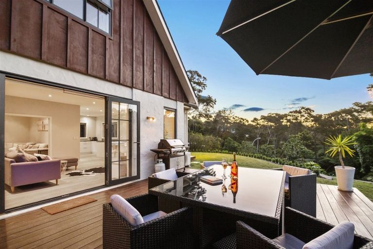 Photo of property in 33 Bernard Magnus Lane, Greenhithe, Auckland, 0632