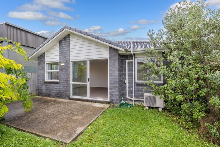 Photo of property in 8 Duin Lane, Wiri, Auckland, 2104