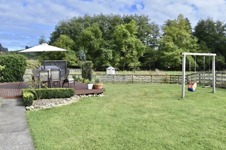 Photo of property in 283 North Manakau Road, Manakau, 5573