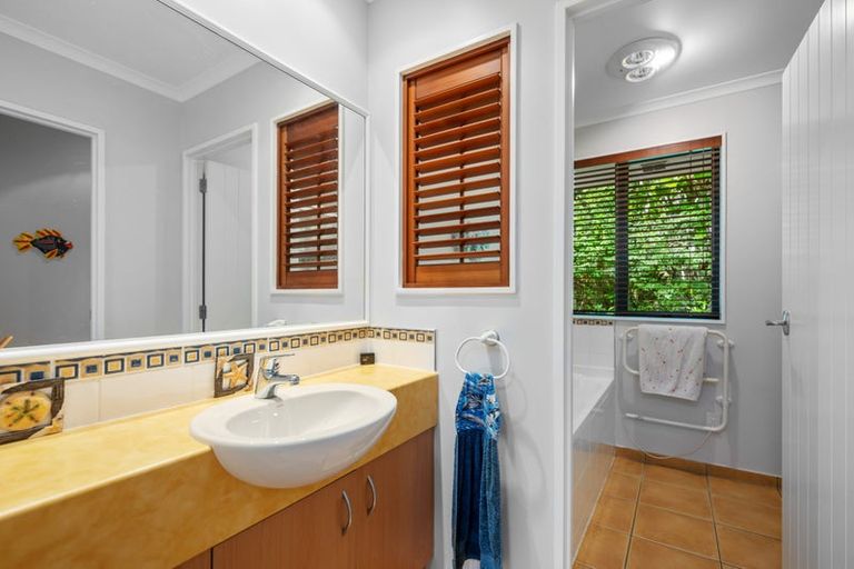 Photo of property in 59a Lonely Road, Fairview Heights, Auckland, 0632