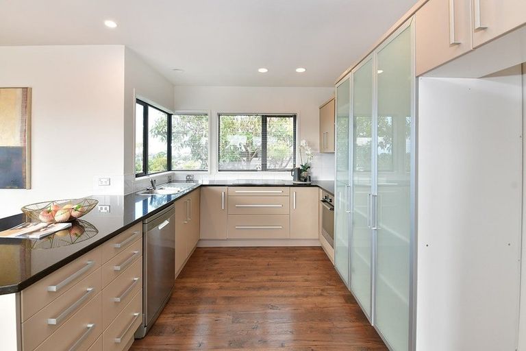 Photo of property in 22 Wentwood Place, Torbay, Auckland, 0630