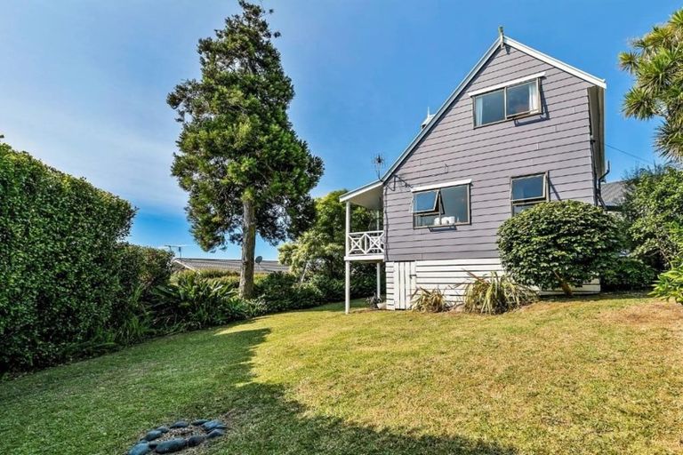 Photo of property in 2/208 Rangatira Road, Beach Haven, Auckland, 0626