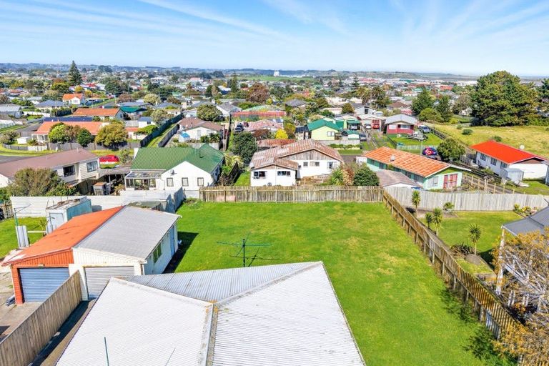 Photo of property in 49 Lee Street, Castlecliff, Whanganui, 4501