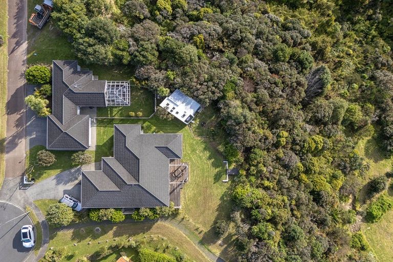 Photo of property in 51 Balboa Drive, Matakatia, Whangaparaoa, 0930