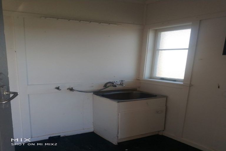 Photo of property in 63 Golf Road, New Lynn, Auckland, 0600