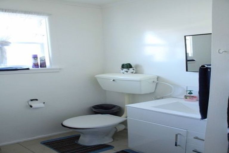 Photo of property in Capel Courts, 1/141a Clarence Street, Riccarton, Christchurch, 8011