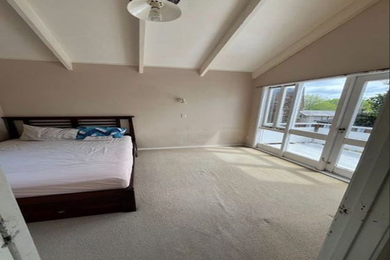 Photo of property in 27 Springfield Street, Forrest Hill, Auckland, 0620