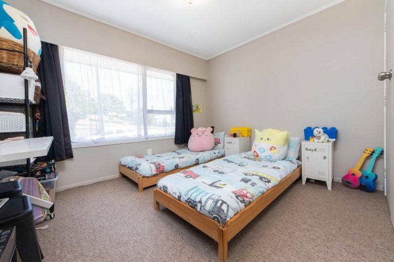 Photo of property in 4237 Great North Road, Glendene, Auckland, 0602