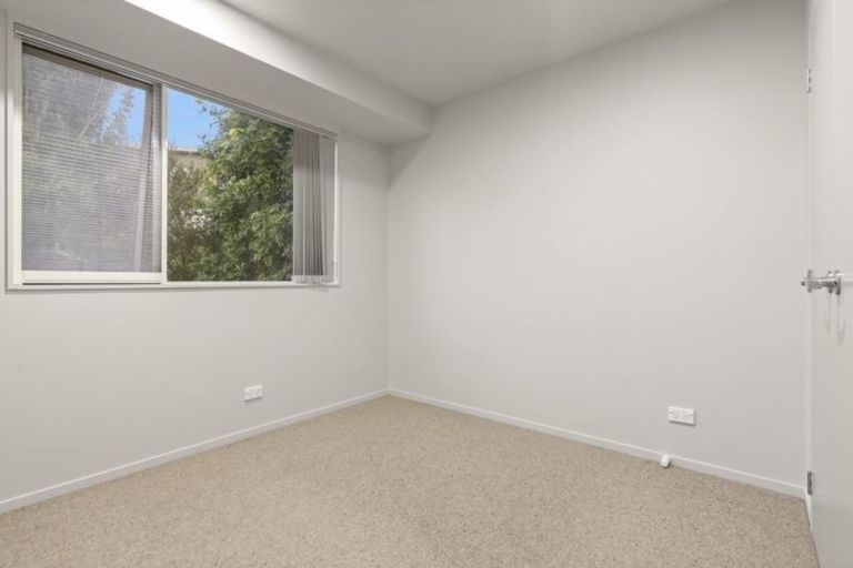 Photo of property in 2/10 Foley Place, Torbay, Auckland, 0632