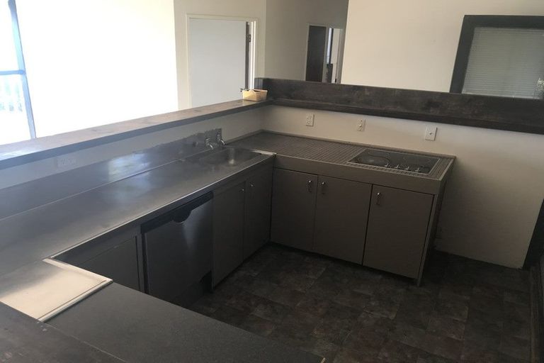 Photo of property in 200 Vipond Road, Stanmore Bay, Whangaparaoa, 0932