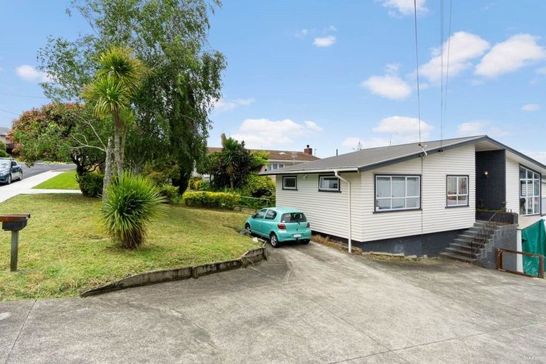 Photo of property in 7 Merville Avenue, Te Atatu South, Auckland, 0610