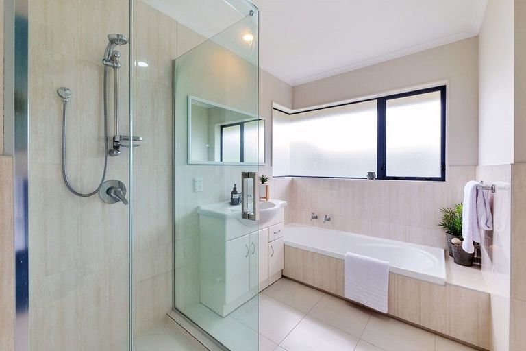 Photo of property in 16 Lizzie Lane, Clover Park, Auckland, 2019