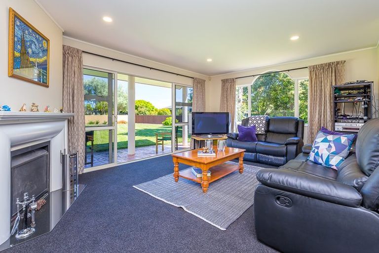 Photo of property in 25 Sunny Crescent, Huapai, Kumeu, 0810