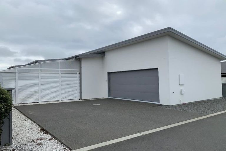 Photo of property in 10 Aroha Street, Pegasus, 7612