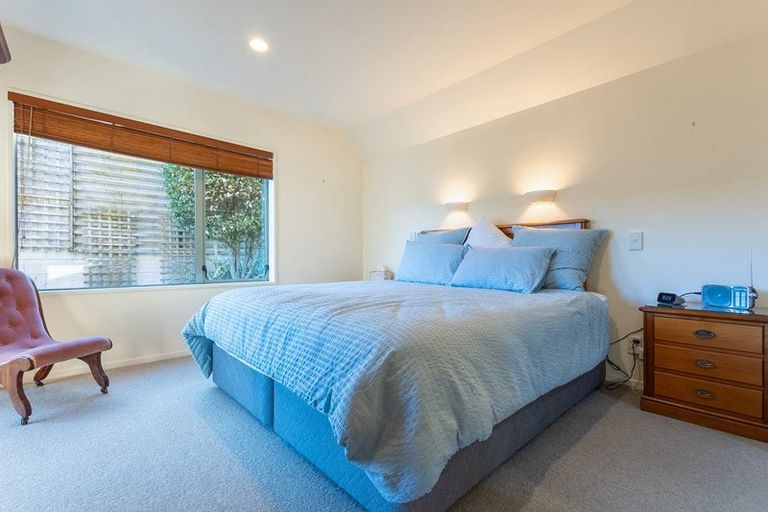 Photo of property in 8 Rewarewa Crescent, Waikanae, 5036