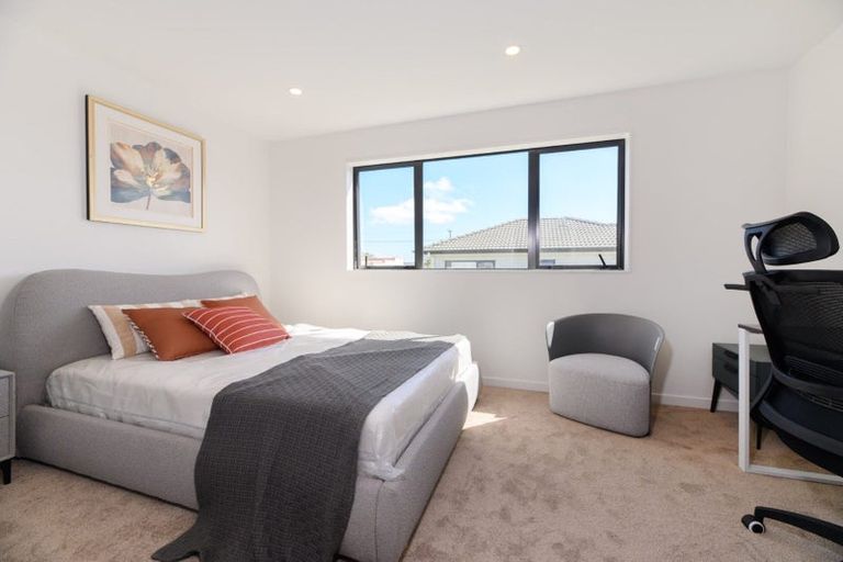 Photo of property in 15d Koromiko Street, New Lynn, Auckland, 0600