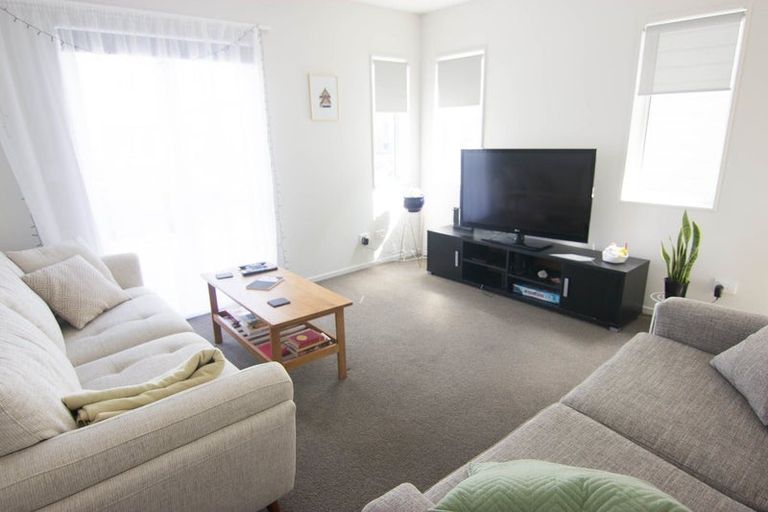 Photo of property in 61 Divide Loop, Takanini, 2112