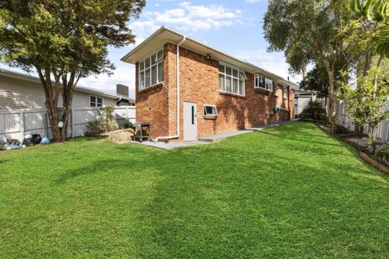 Photo of property in 2/6 Patons Road, Howick, Auckland, 2014